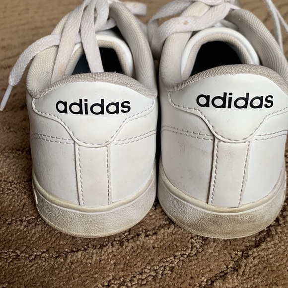 adidas Classic White and Black Womens Sneakers, Size 9. - Picture 5 of 7